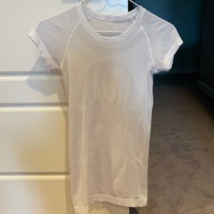 White lululemon short sleeve swiftly tech